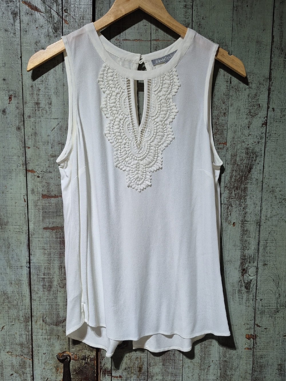 Daniel Rainn White Sleeveless Crochet-Trim Tank